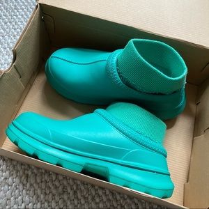 NEW IN BOX Ugg Tasman X Clog